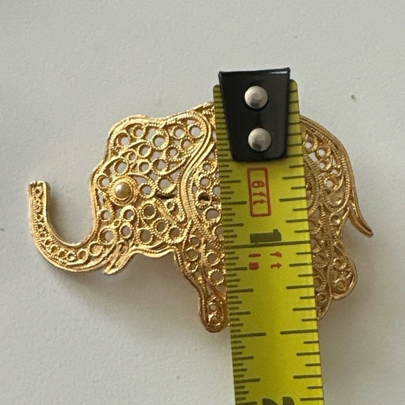 Filigree Elephant Animal Safari Brooch Die Cut Ornate Gold Tone Pearl Eye 0672 - Picture 5 of 10